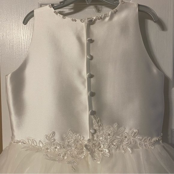 Communion or Flower Girl Dress (Off White) Girls Size 10 with veil and tiara - Picture 7 of 16